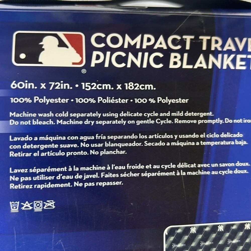 MLB New York Yankees Hexagon Stripe Picnic Blanket 60x72” travel blanket
